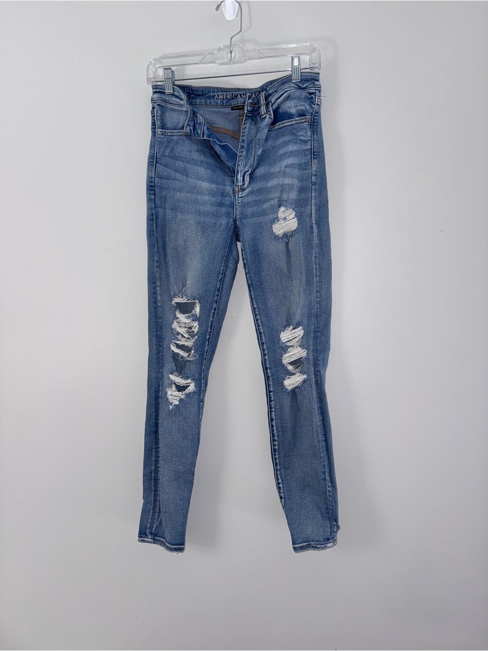 American Eagle Outfitters Light Blue Distressed Skinny Jeans